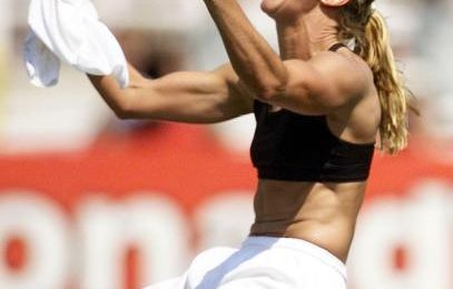 Soccer Star Brandi Chastain Pledges to Donate Brain to CTE Research