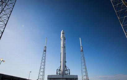 SpaceX Scrubs Mission SES-9 for Third Time in a Week