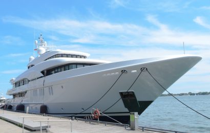 Rich People Are Buying More Super-Yachts